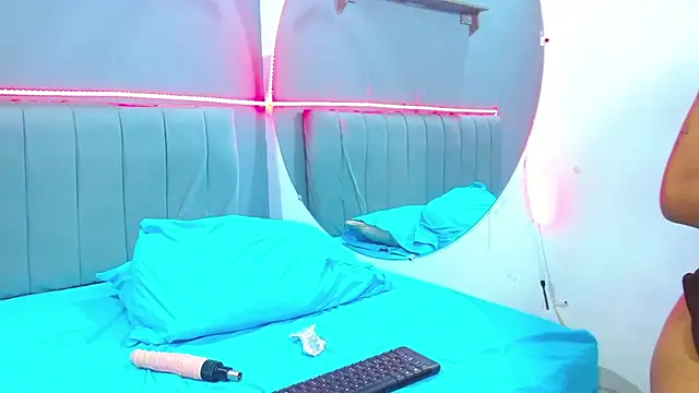 Snapshot of minimi_naty chatting on 19, 12, 2024 minimi naty online show from 19, 12, 2024