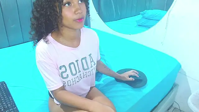 Snapshot of minimi_naty chatting on 31, 1, 2025 minimi naty online show from 31, 1, 2025