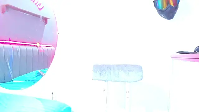 Snapshot of minimi_naty chatting on 4, 2, 2025 minimi naty online show from 4, 2, 2025