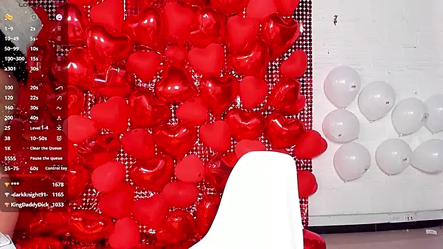 Crystal Dluna online show from 14, 2, 2025