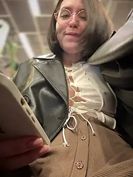 meow girl online show from 8, 1, 2025