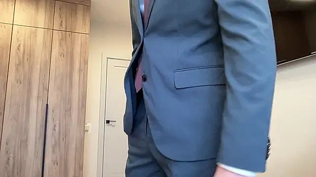 cute mark online show from 4, 3, 2026