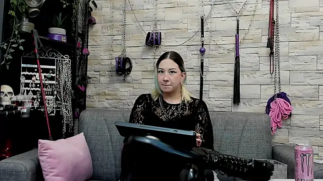 CruelMistress online show from 9, 4, 2026