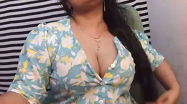 Snapshot of SabrinaNoor chatting on 23, 1, 2025 SabrinaNoor online show from 23, 1, 2025