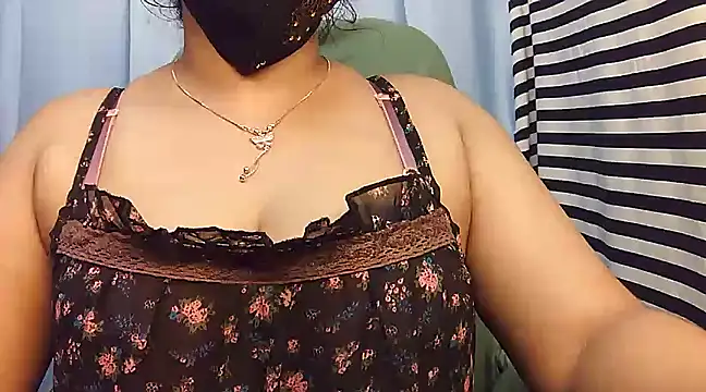Snapshot of SabrinaNoor chatting on 28, 1, 2025 SabrinaNoor online show from 28, 1, 2025