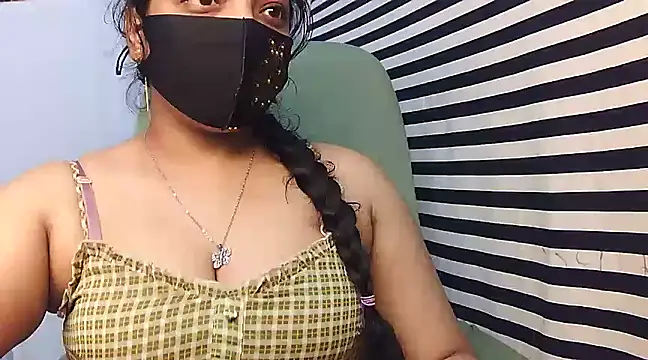 Snapshot of SabrinaNoor chatting on 6, 2, 2025 SabrinaNoor online show from 6, 2, 2025