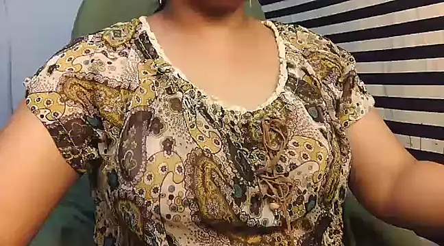 Snapshot of SabrinaNoor chatting on 9, 2, 2025 SabrinaNoor online show from 9, 2, 2025