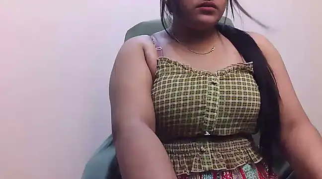Snapshot of SabrinaNoor chatting on 5, 3, 2025 SabrinaNoor online show from 5, 3, 2025