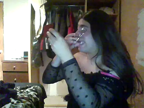 Yasmin Paez99 online show from 8, 11, 2025