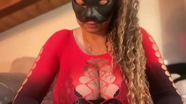 SCARLET-SANTANA online show from 9, 1, 2026