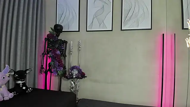 Morgan Hilll  online show from 15, 10, 2025