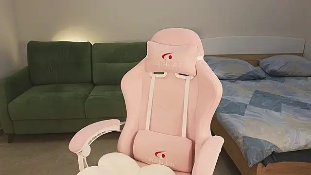 Eveleen Soleen online show from 9, 2, 2025