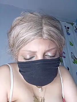 Snapshot of Loolly chatting on 21, 7, 2026 Loolly online show from 21, 7, 2026