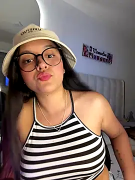 kenndall 21 online show from 18, 10, 2025