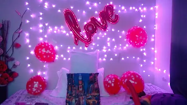 Nicol Love0 online show from 14, 2, 2025