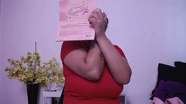 Nicol Love0 online show from 18, 2, 2026