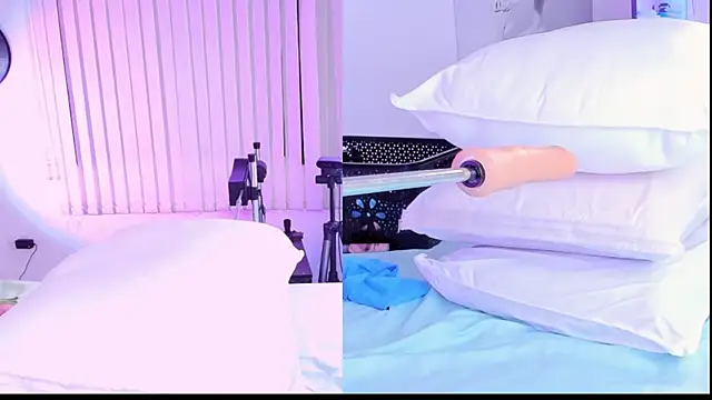 Kinky Mindy  online show from 9, 4, 2026