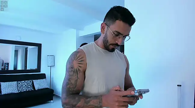 Snapshot of tony_muscle chatting on 6, 1, 2025 tony muscle online show from 6, 1, 2025