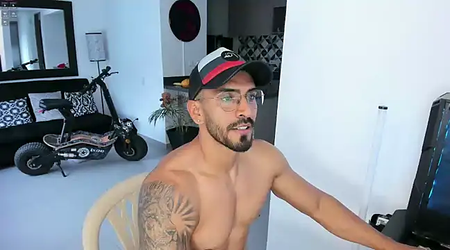 Snapshot of tony_muscle chatting on 27, 1, 2025 tony muscle online show from 27, 1, 2025