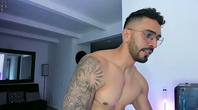 Snapshot of tony_muscle chatting on 5, 2, 2025 tony muscle online show from 5, 2, 2025