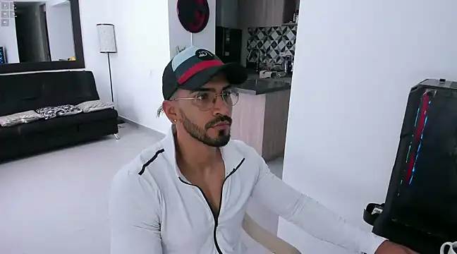 Snapshot of tony_muscle chatting on 7, 2, 2025 tony muscle online show from 7, 2, 2025