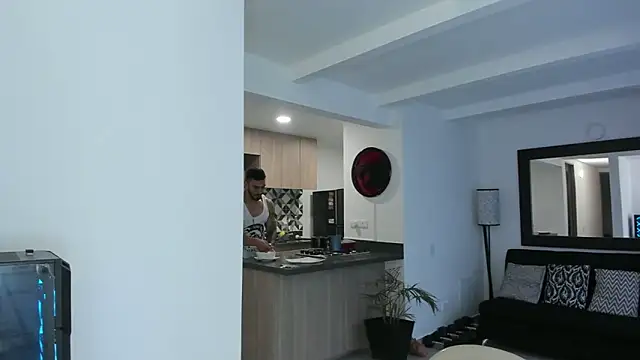 Snapshot of tony_muscle chatting on 24, 2, 2025 tony muscle online show from 24, 2, 2025