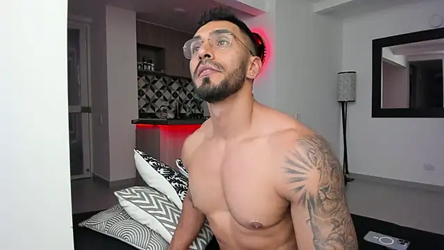 Snapshot of tony_muscle chatting on 25, 2, 2025 tony muscle online show from 25, 2, 2025