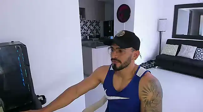 Snapshot of tony_muscle chatting on 2, 3, 2025 tony muscle online show from 2, 3, 2025