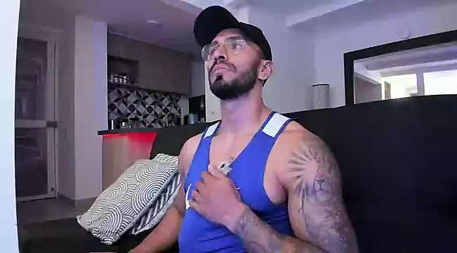 Snapshot of tony_muscle chatting on 2, 3, 2025 tony muscle online show from 2, 3, 2025