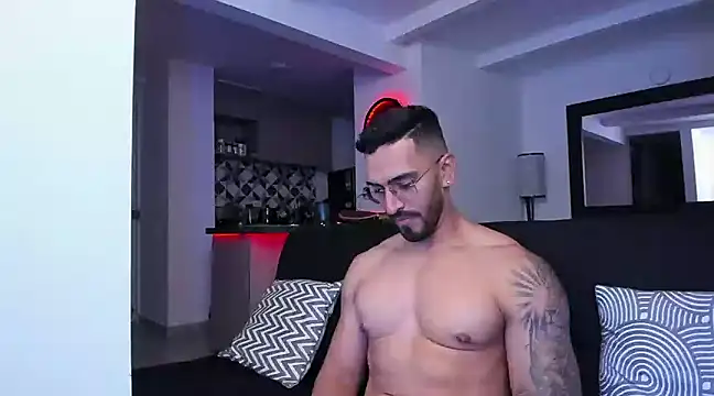 Snapshot of tony_muscle chatting on 6, 3, 2025 tony muscle online show from 6, 3, 2025