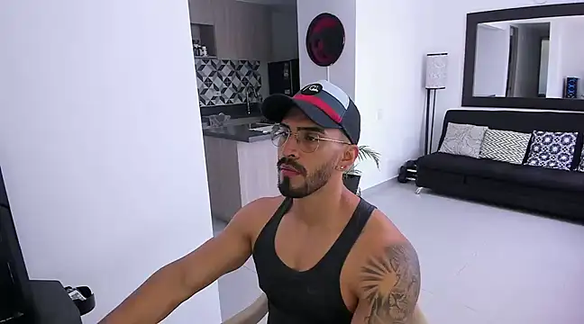 Snapshot of tony_muscle chatting on 9, 3, 2025 tony muscle online show from 9, 3, 2025
