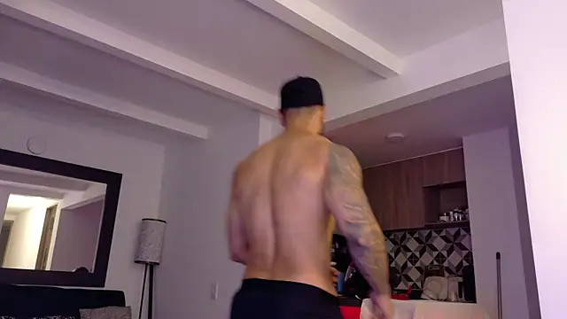 Snapshot of tony_muscle chatting on 17, 9, 2025 tony muscle online show from 17, 9, 2025