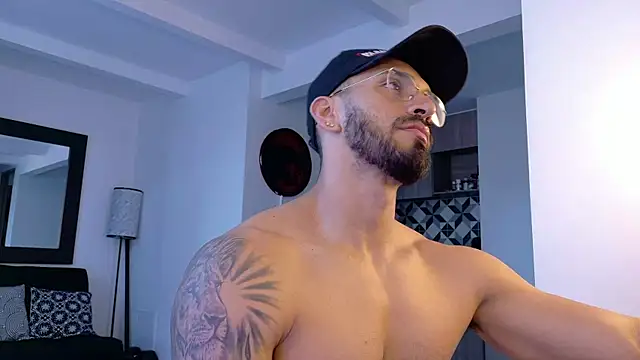 Snapshot of tony_muscle chatting on 20, 9, 2025 tony muscle online show from 20, 9, 2025
