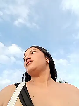 girl milk1 online show from 3, 11, 2025