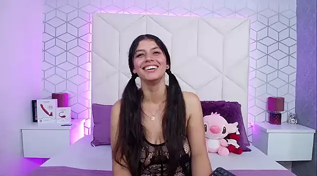 Snapshot of MadelineBeckert chatting on 11, 3, 2025 MadelineBeckert online show from 11, 3, 2025