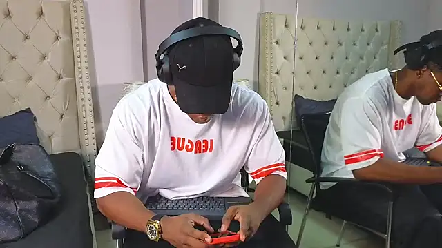 AdonisKnight online show from 20, 1, 2025