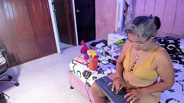 Snapshot of mature_bigass__ chatting on 8, 1, 2025 mature bigass online show from 8, 1, 2025