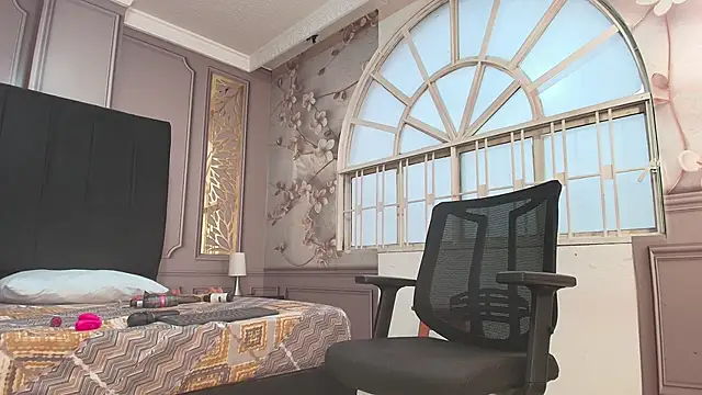 mature bigass   online show from 5, 12, 2025