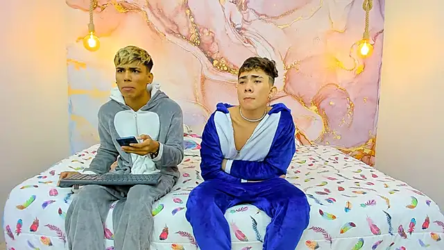 Snapshot of StrawwBoys chatting on 14, 12, 2024 StrawwBoys online show from 14, 12, 2024