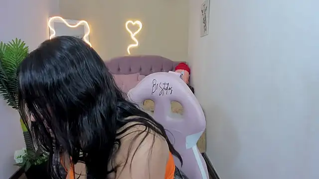 Snapshot of kendra_tay chatting on 2, 3, 2025 kendra tay online show from 2, 3, 2025