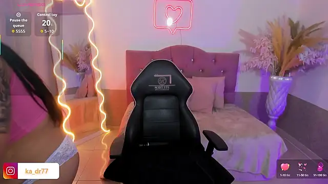 kendra tay online show from 18, 2, 2026