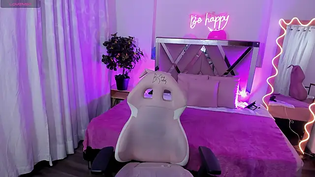 Daphnne tay online show from 26, 2, 2025