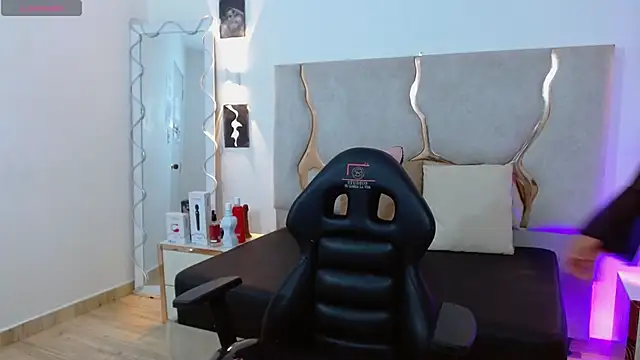 Daphnne tay online show from 23, 9, 2025