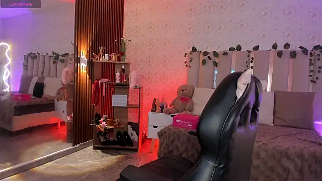 Snapshot of Daphnne_tay chatting on 4, 2, 2026 Daphnne tay online show from 4, 2, 2026