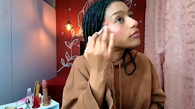 Zia Green online show from 12, 1, 2025