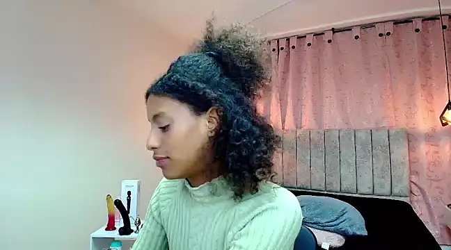 Zia Green online show from 9, 3, 2025