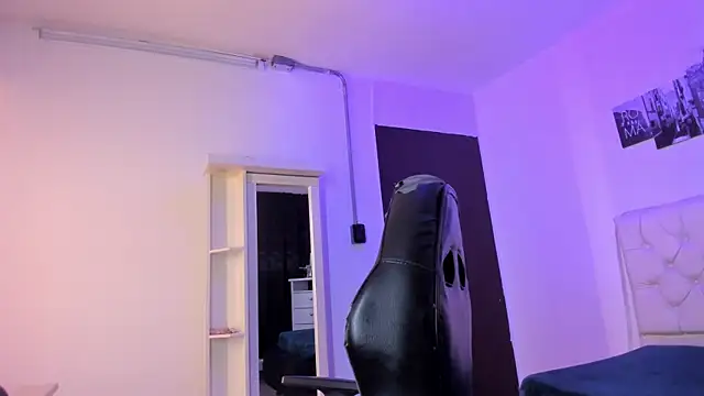 Amy Kiitty  online show from 16, 10, 2025