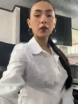 Amy Kiitty  online show from 7, 4, 2026