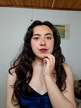 Snapshot of Emi_chik chatting on 5, 8, 2026 Emi chik online show from 5, 8, 2026