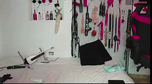 Megaan Greey online show from 7, 3, 2025